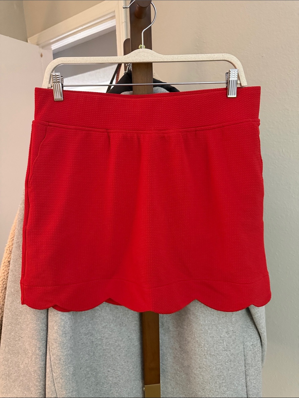 Scalloped Hem Mini Skirt in Red